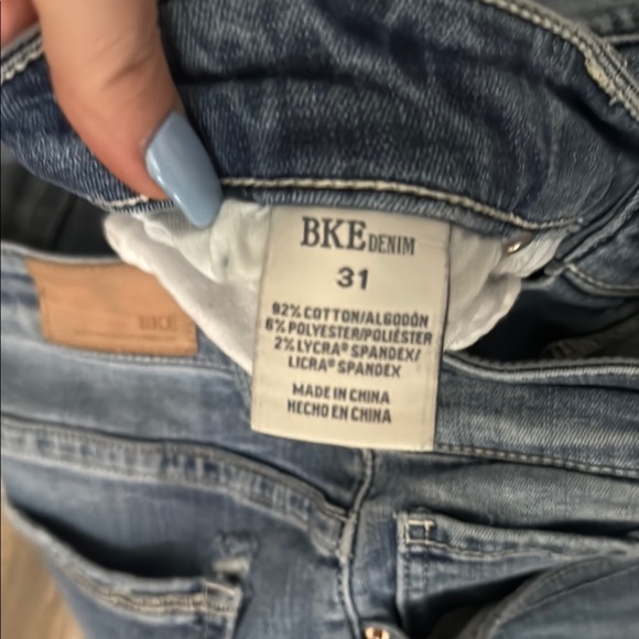 BKE Blue Ankle shark bite Cropped Jeans with Distressed Hem - Picture 4 of 11